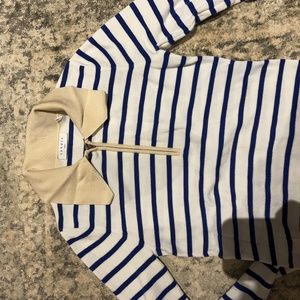 Must buy !Summer sweater Worn twice awesome condition!!!